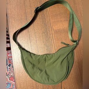 UNIQLO Olive Green Crescent bag - EUC